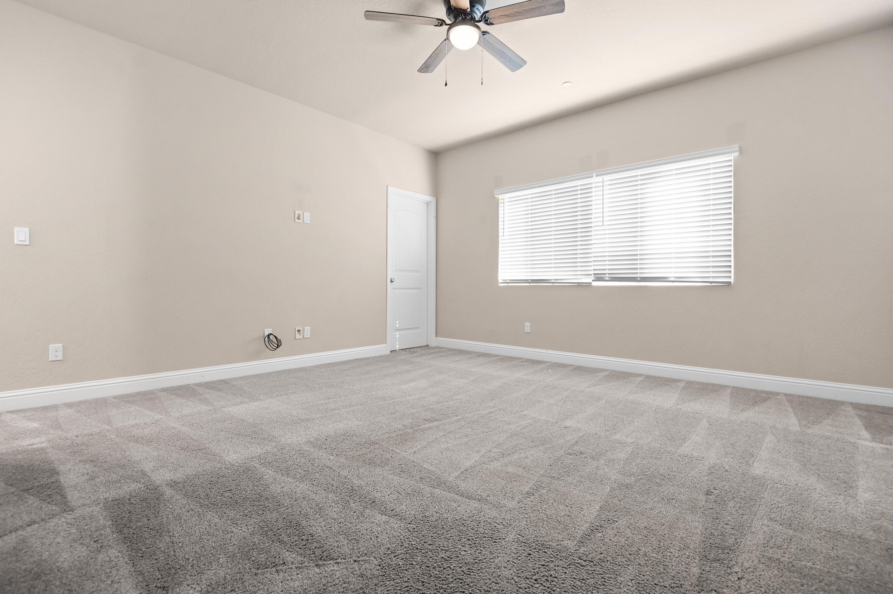 918 S Crumal St, Visalia, CA 93292