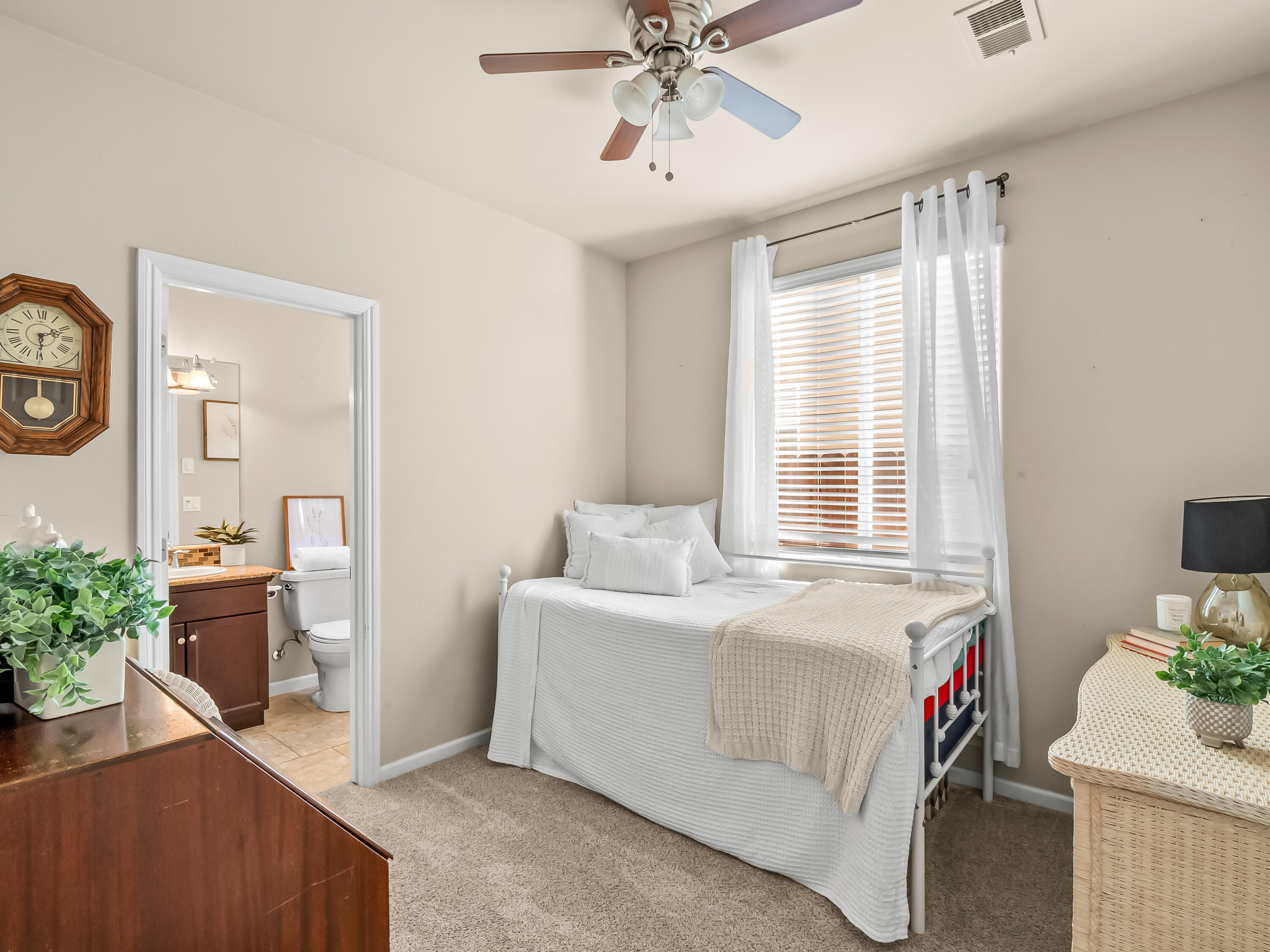 3435 Del Dios Ave, Clovis, CA 93619