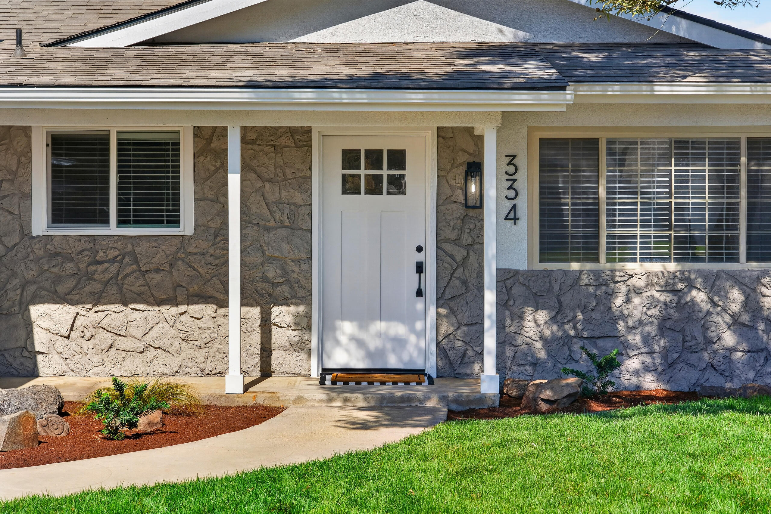 334 E Encore Dr, Hanford, CA 93230