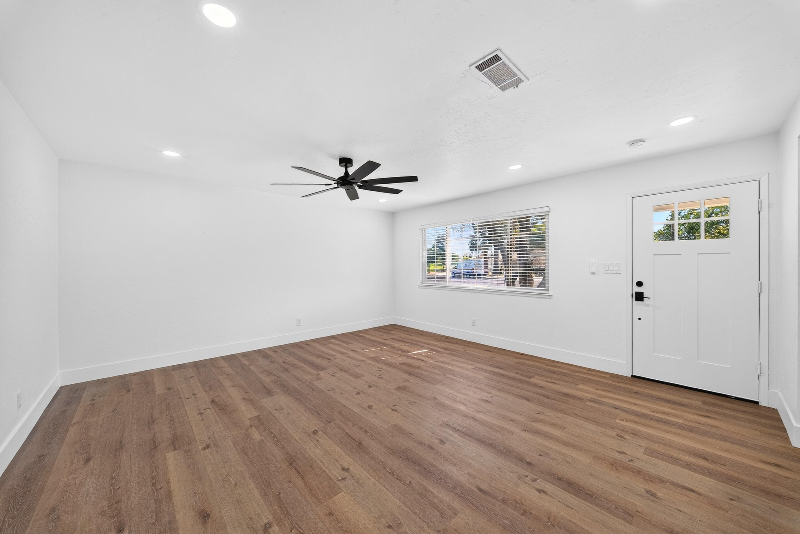 334 E Encore Dr, Hanford, CA 93230