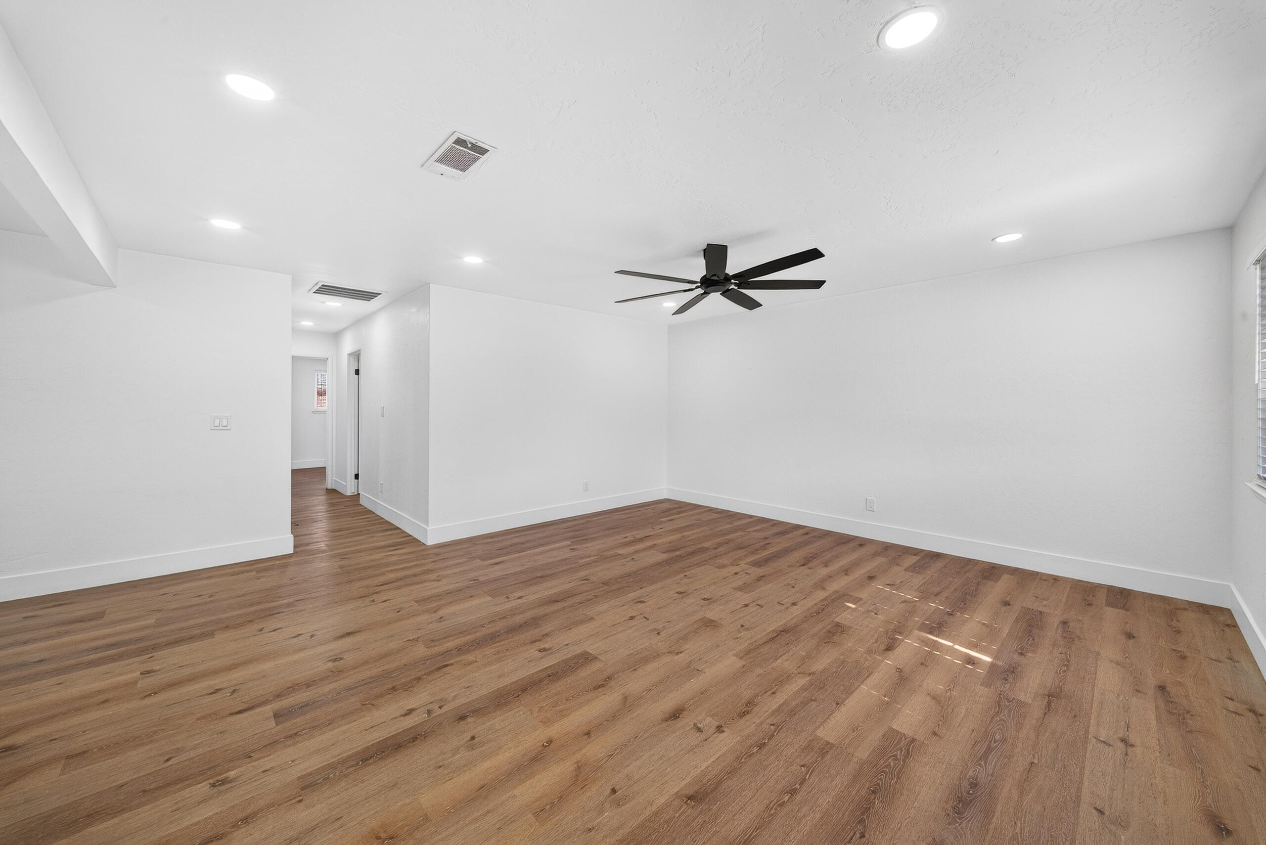 334 E Encore Dr, Hanford, CA 93230