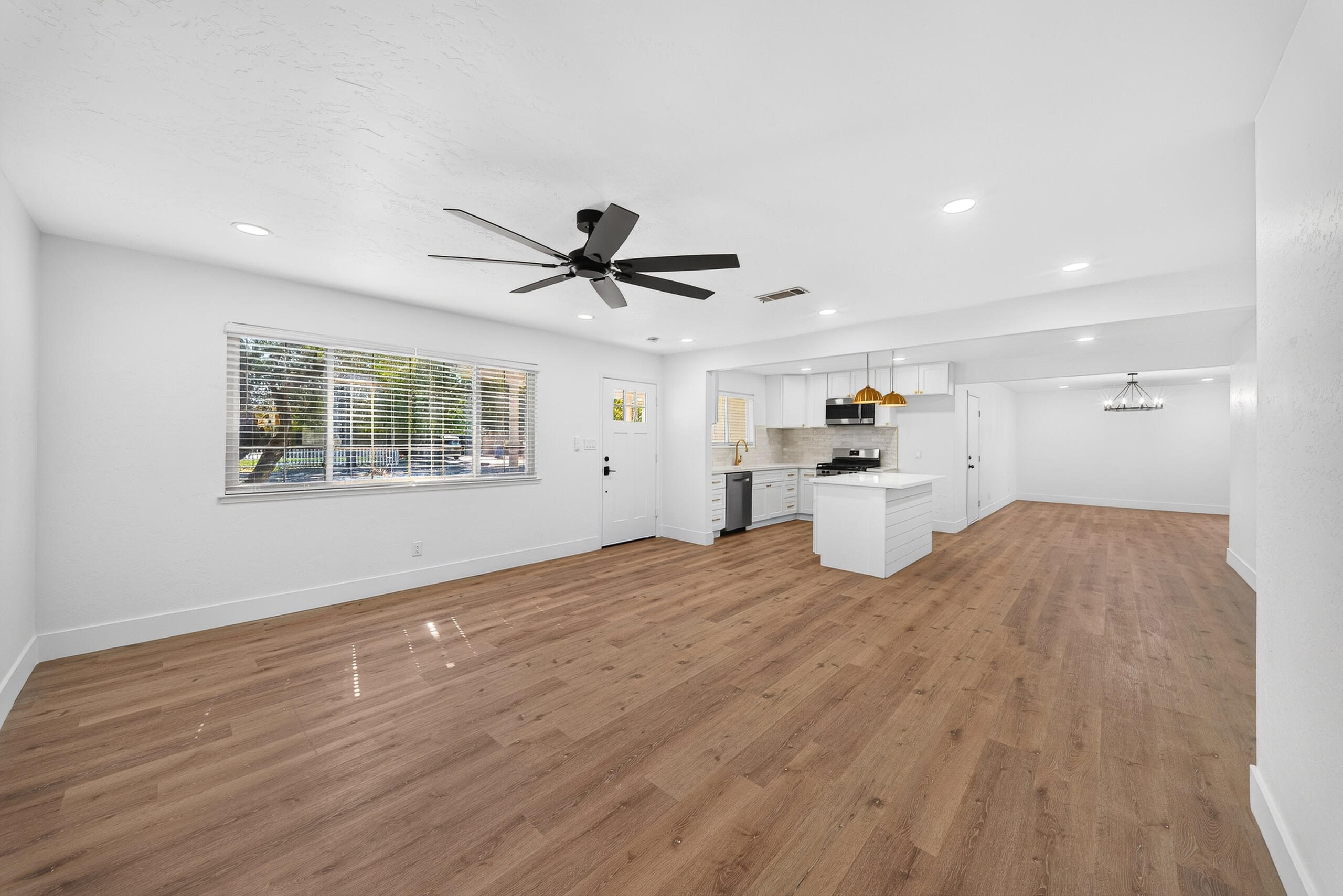 334 E Encore Dr, Hanford, CA 93230