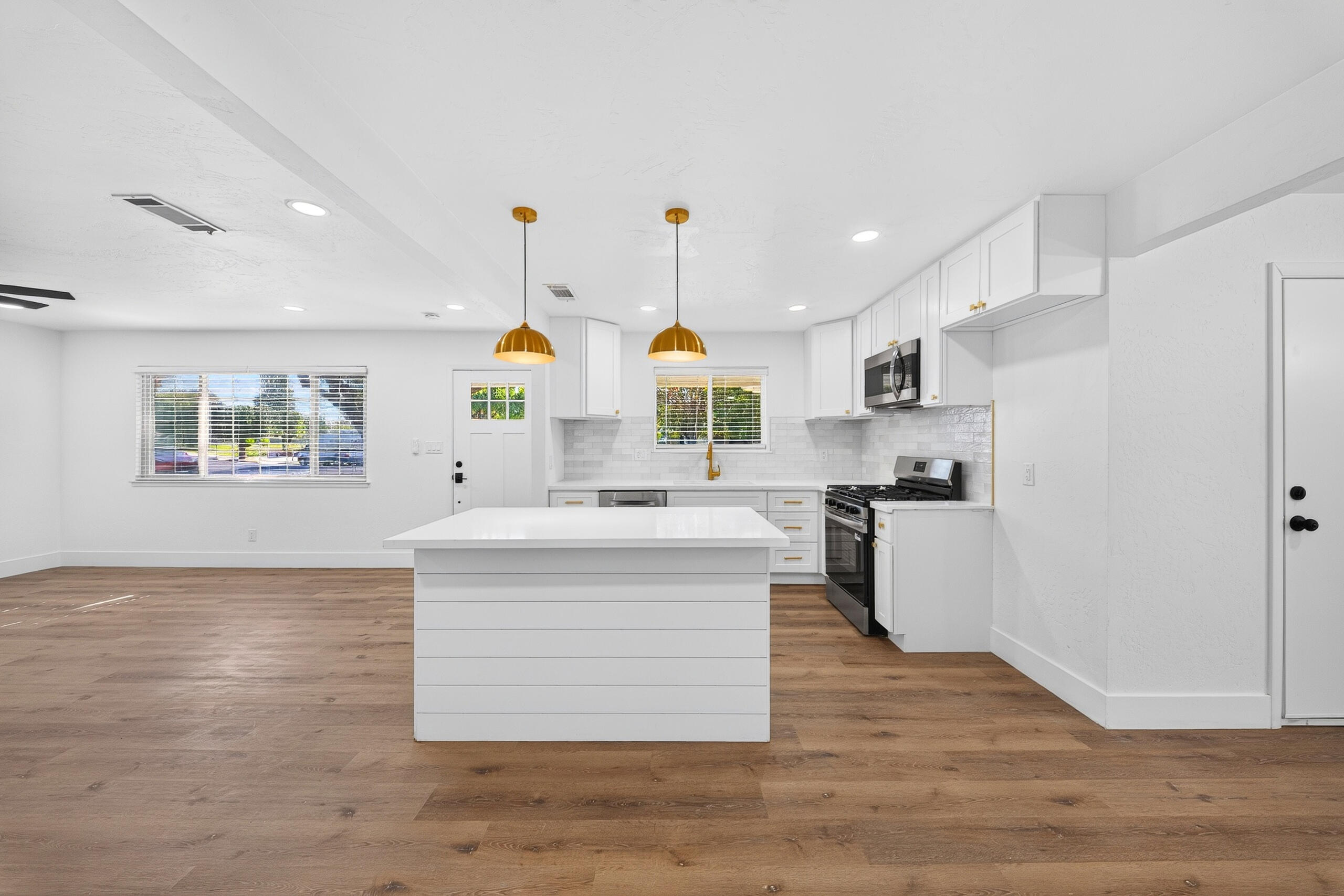 334 E Encore Dr, Hanford, CA 93230