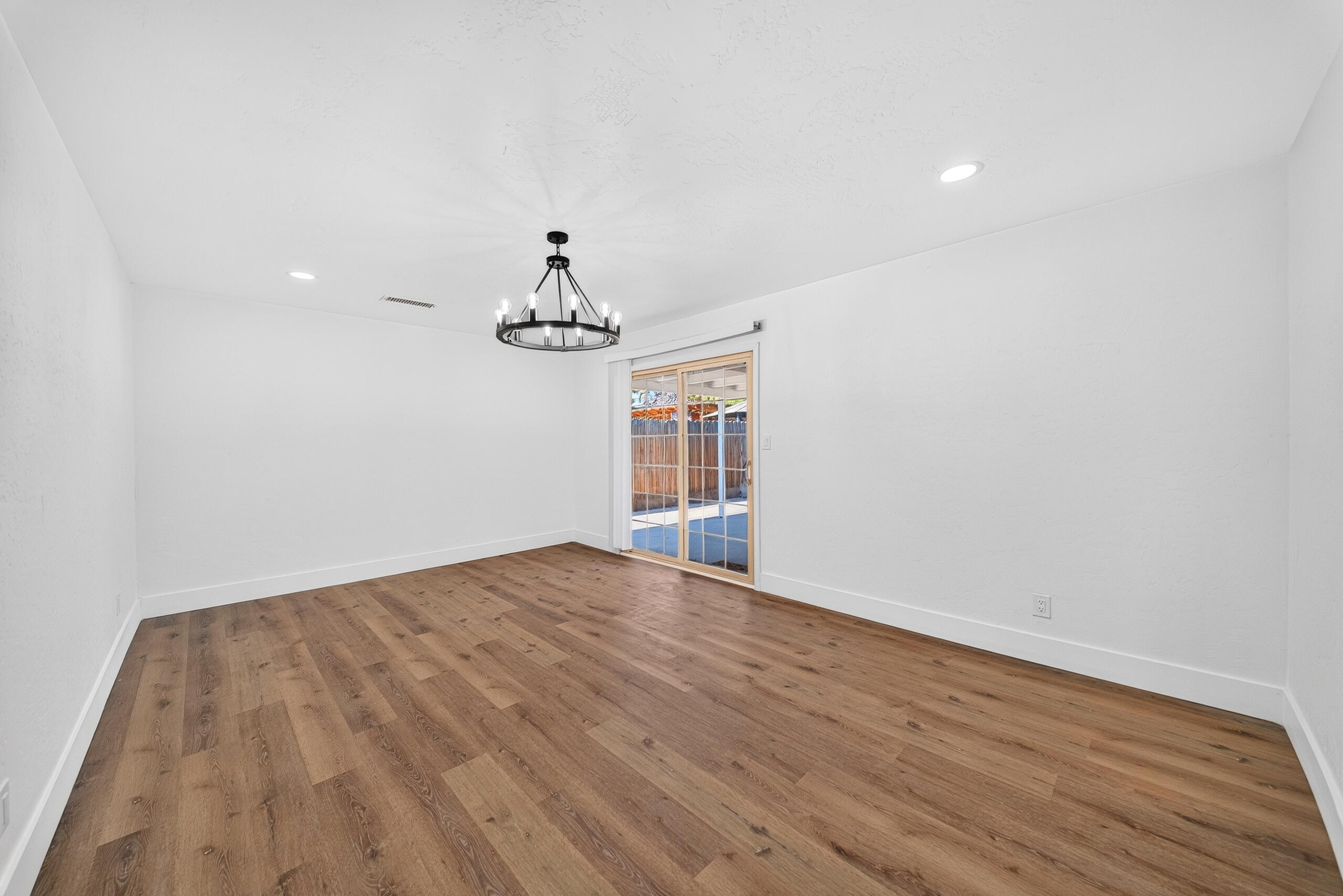 334 E Encore Dr, Hanford, CA 93230