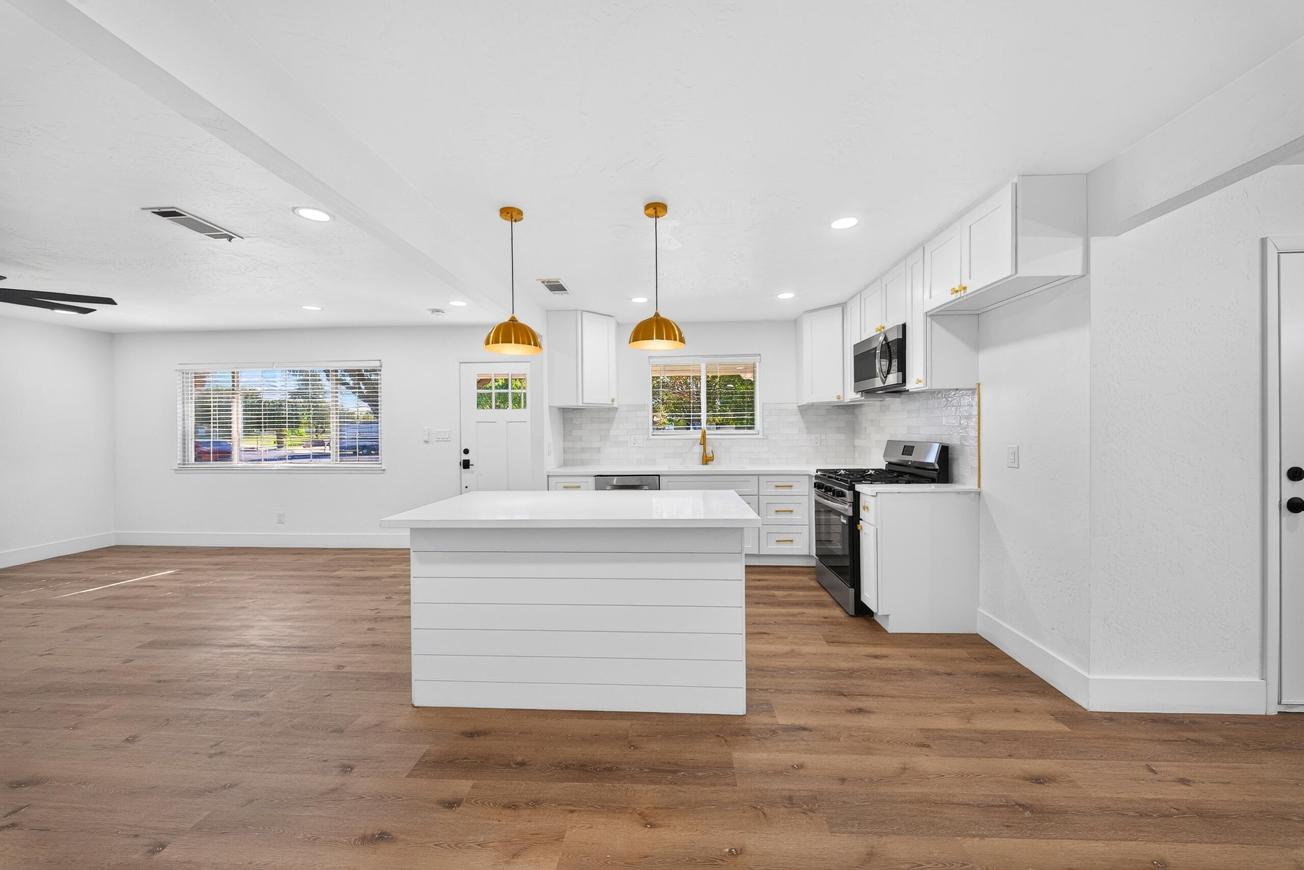 334 E Encore Dr, Hanford, CA 93230