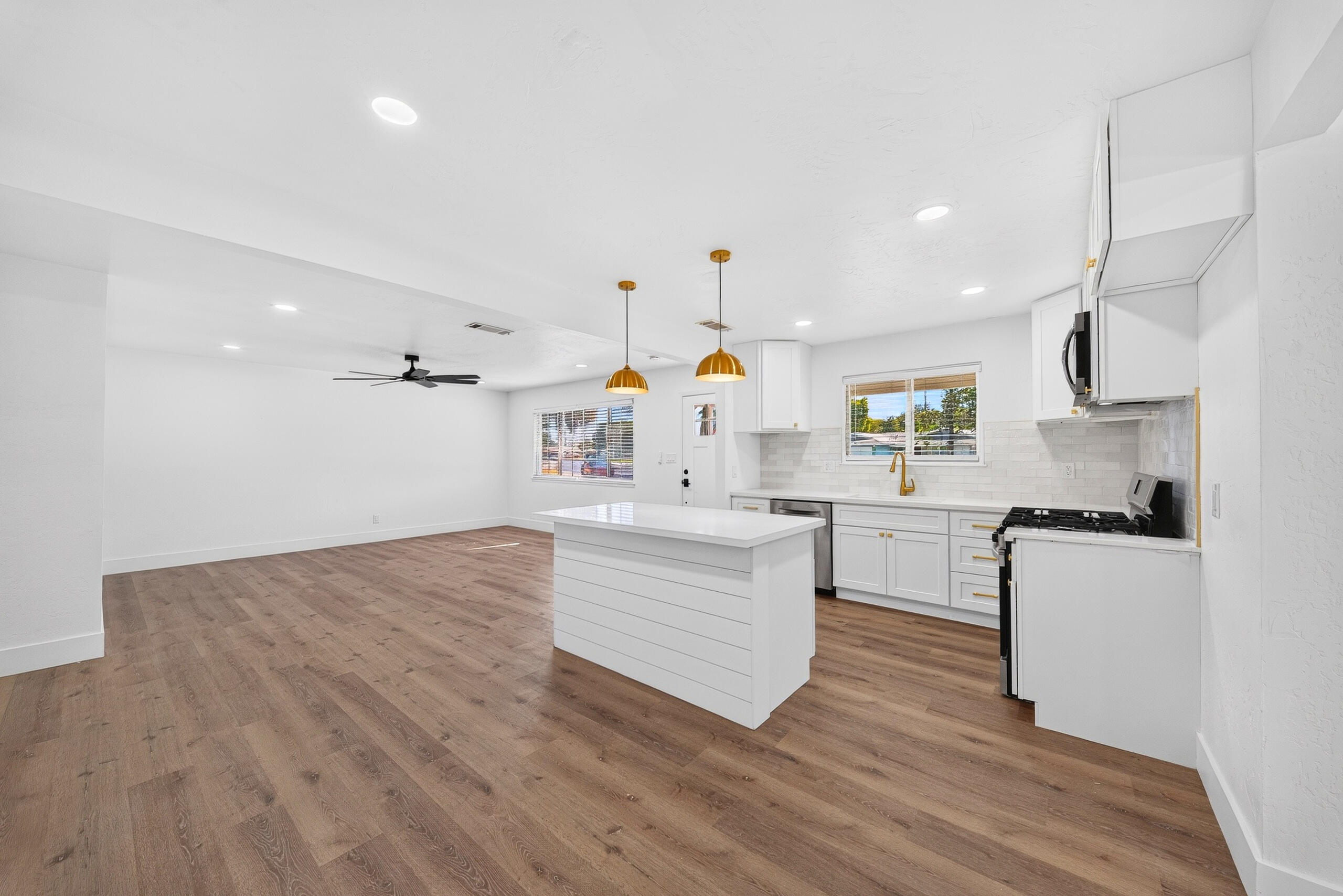 334 E Encore Dr, Hanford, CA 93230