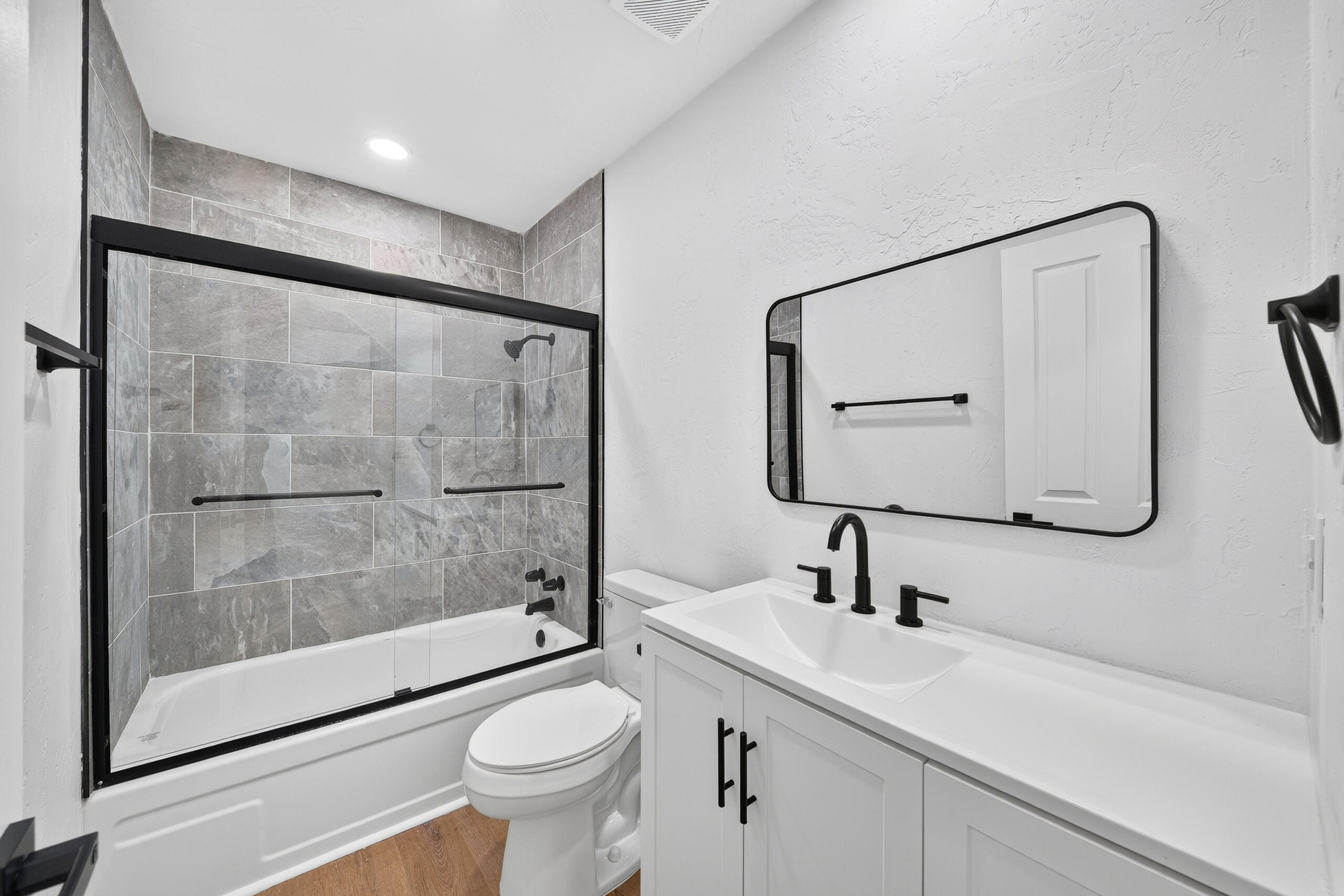 334 E Encore Dr, Hanford, CA 93230