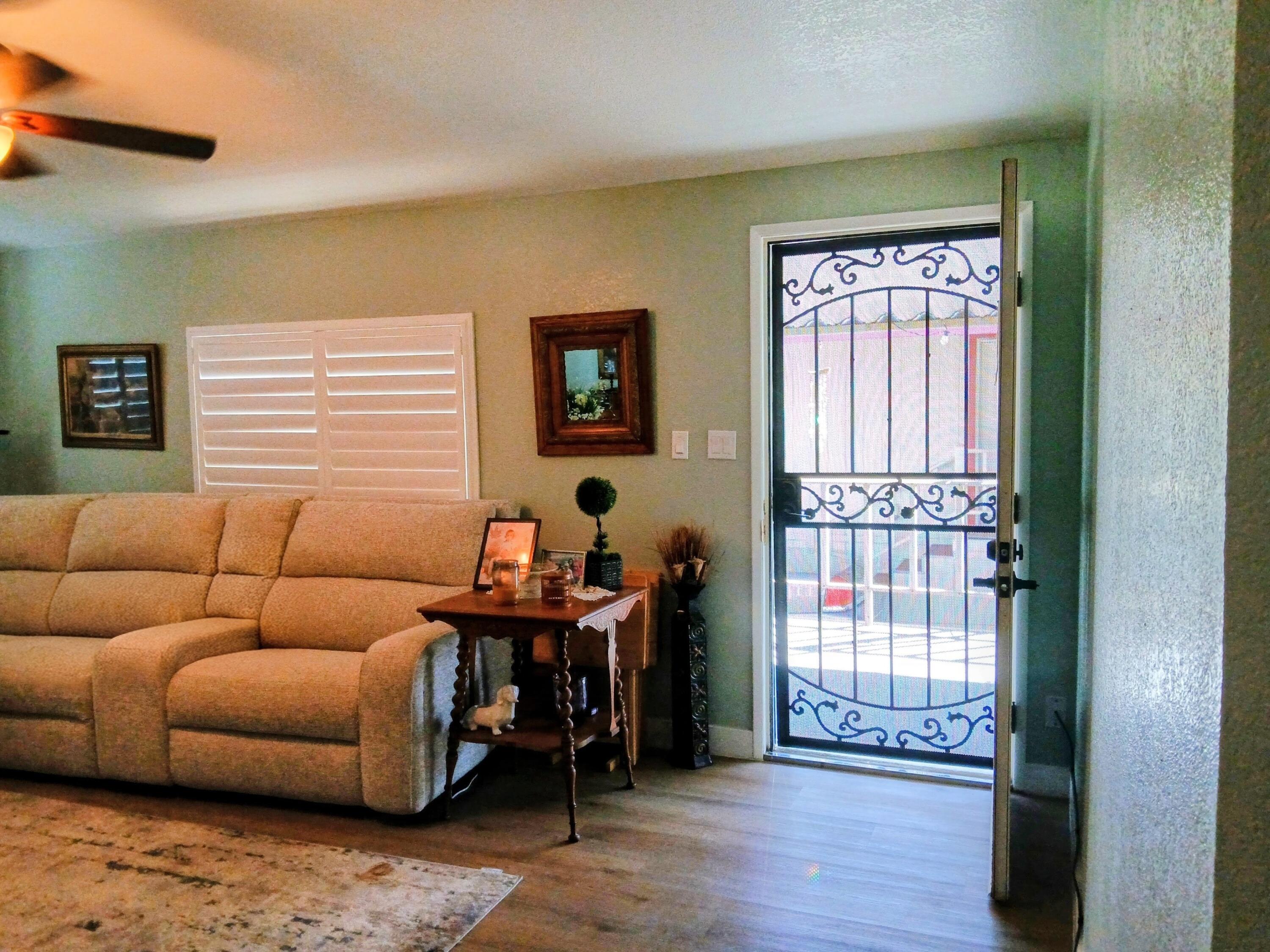 2459 N Oaks St #10, Tulare, CA 93274