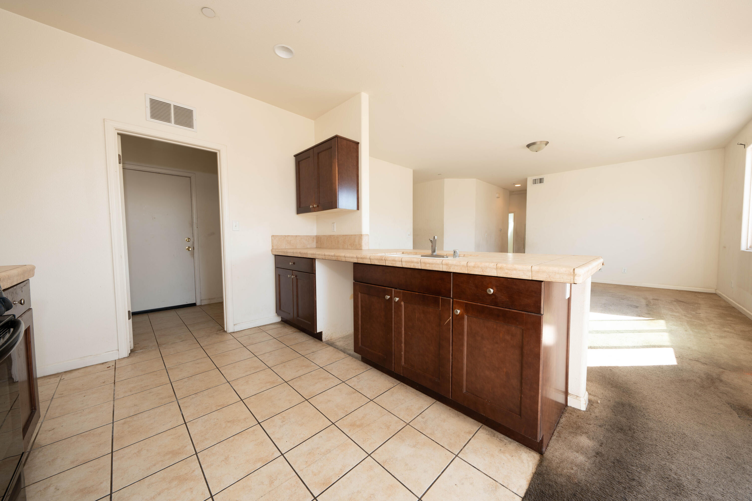 1186 Rosemary, Dinuba, CA 93618