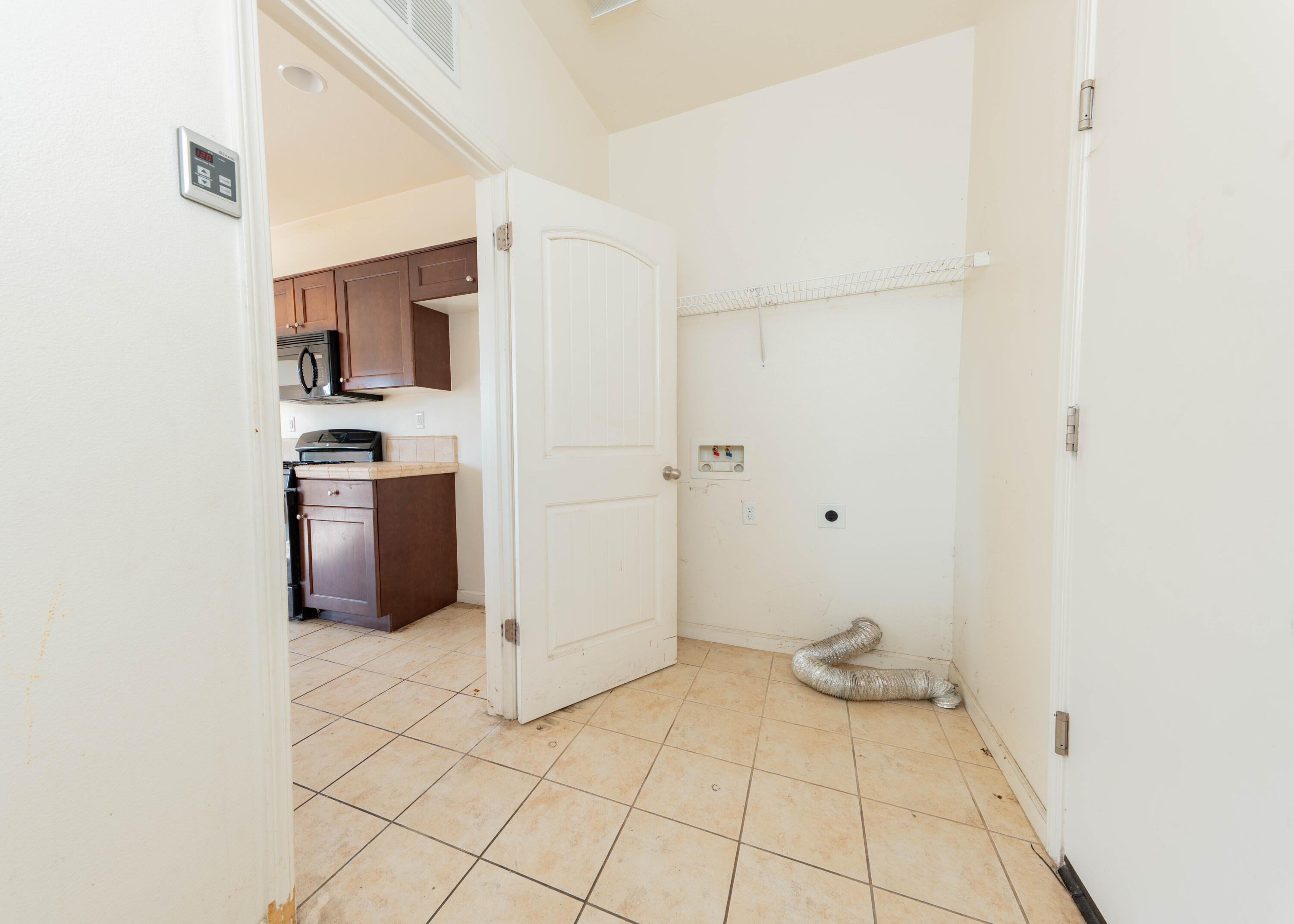 1186 Rosemary, Dinuba, CA 93618