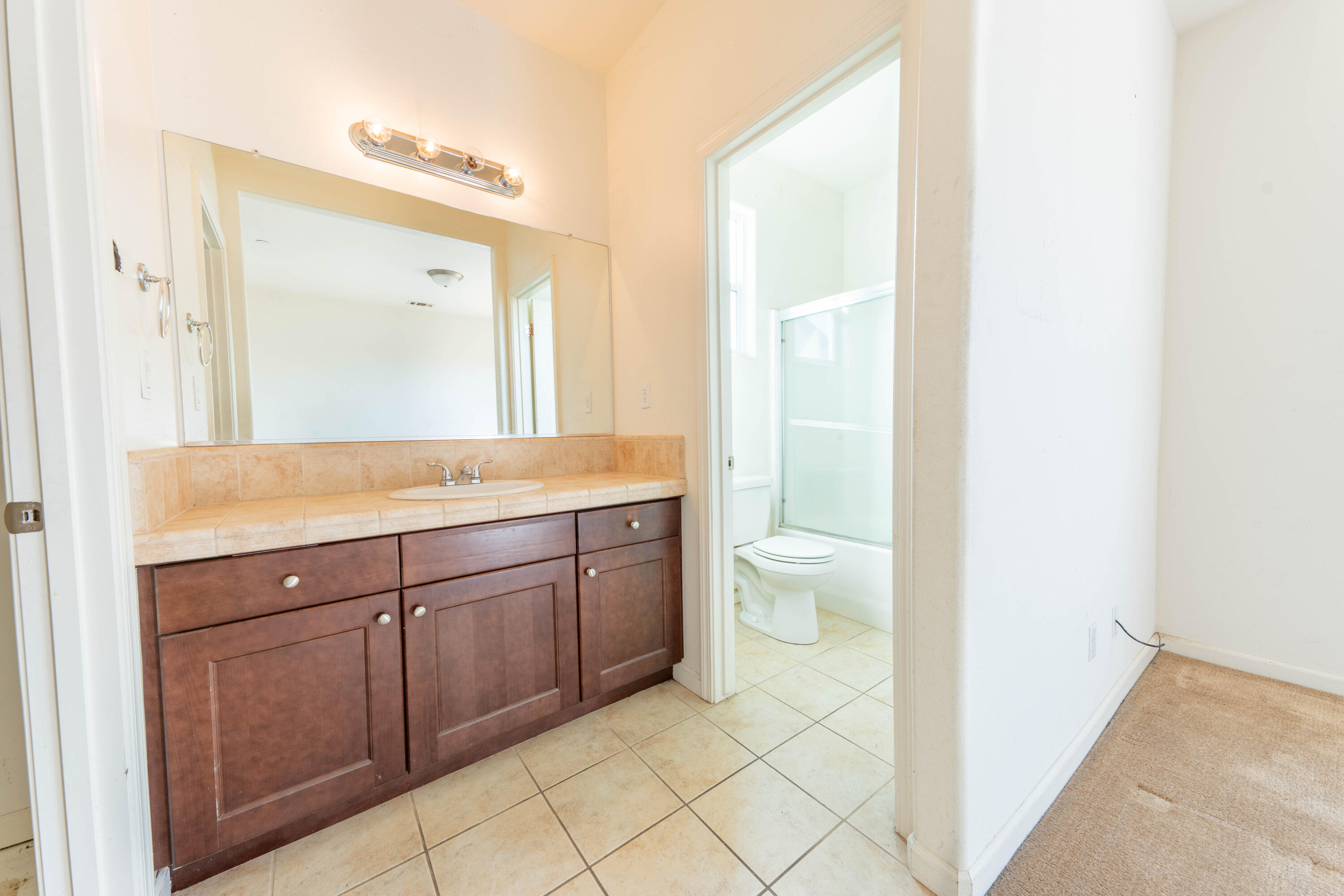 1186 Rosemary, Dinuba, CA 93618
