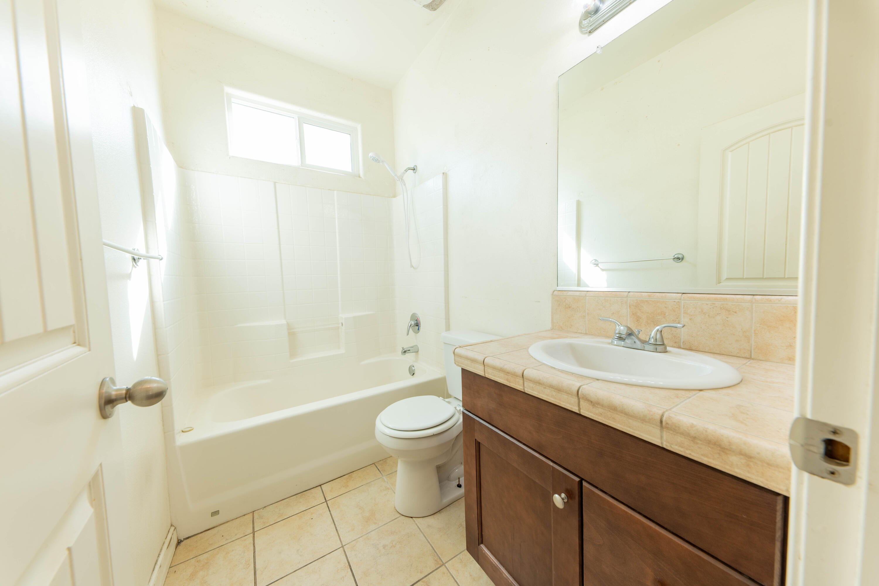 1186 Rosemary, Dinuba, CA 93618