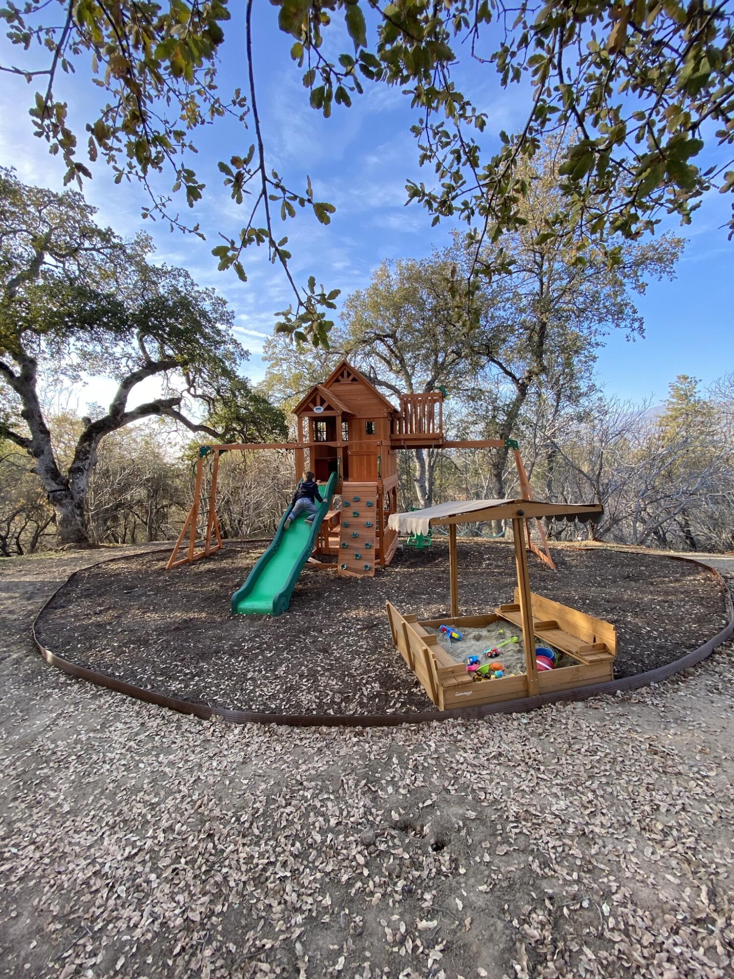 147 Rabbit Foot Trl, California Hot Springs, CA 93207