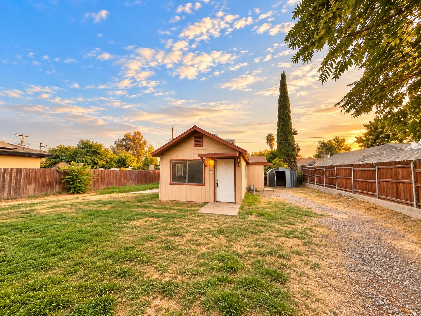 807 Castaic Ave, Bakersfield, CA 93308