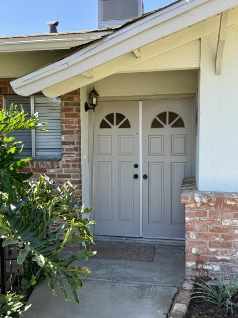 201 N Bollinger St, Visalia, CA 93291
