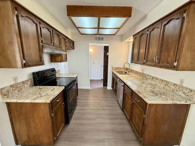 201 N Bollinger St, Visalia, CA 93291