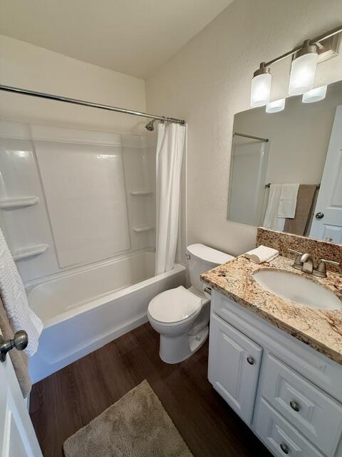 201 N Bollinger St, Visalia, CA 93291