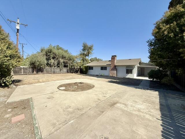201 N Bollinger St, Visalia, CA 93291