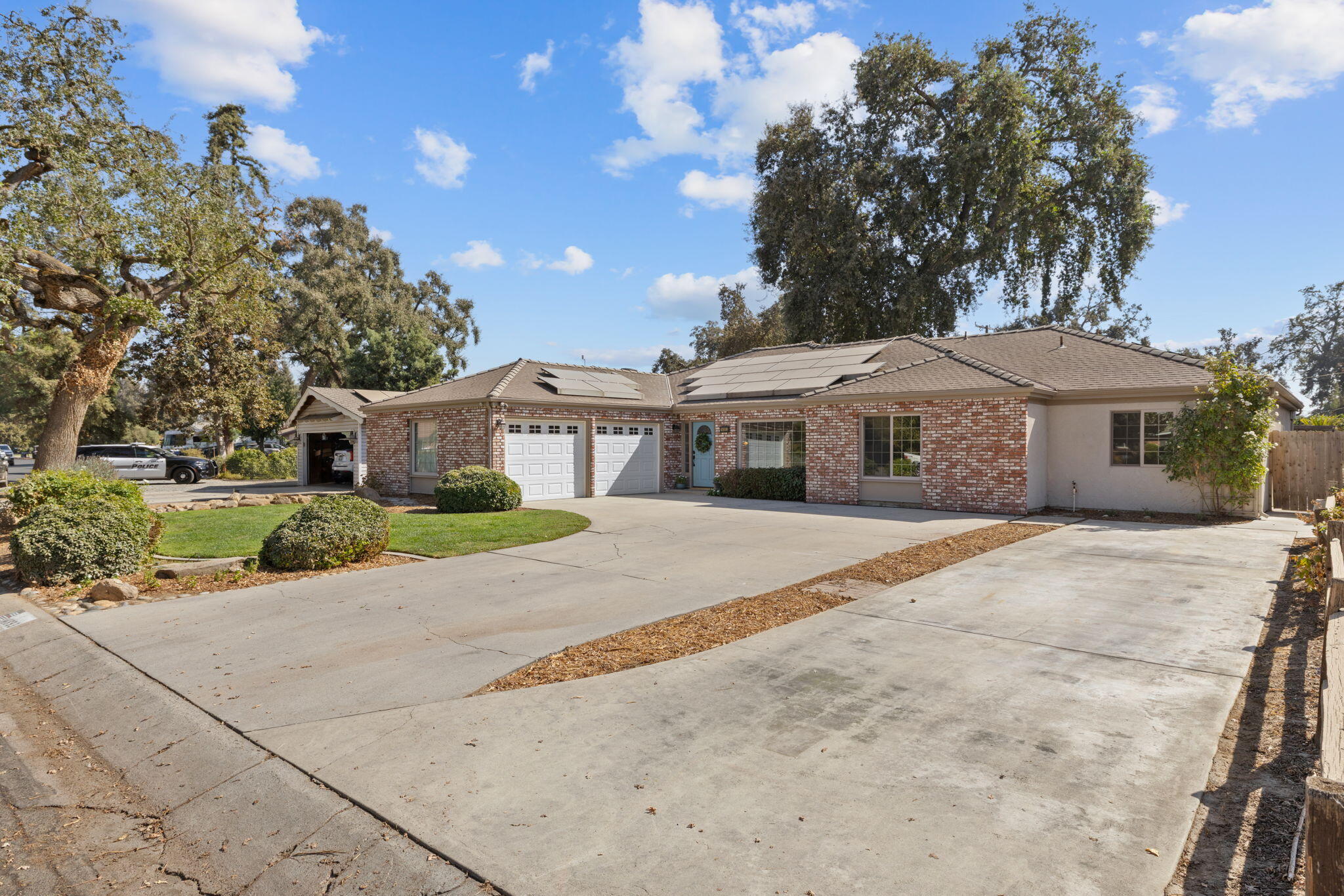 14893 Lipson Ave, Visalia, CA 93292