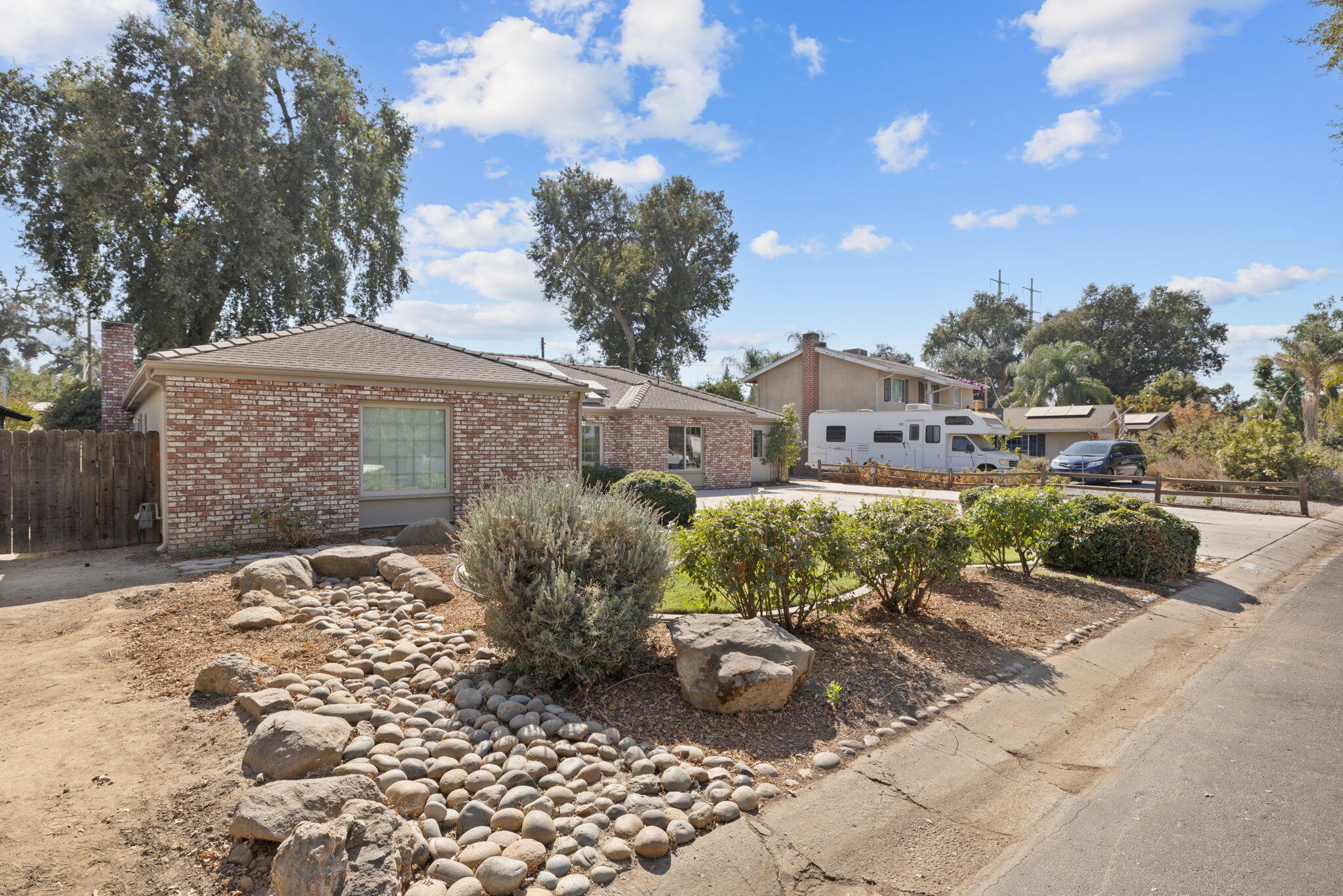 14893 Lipson Ave, Visalia, CA 93292