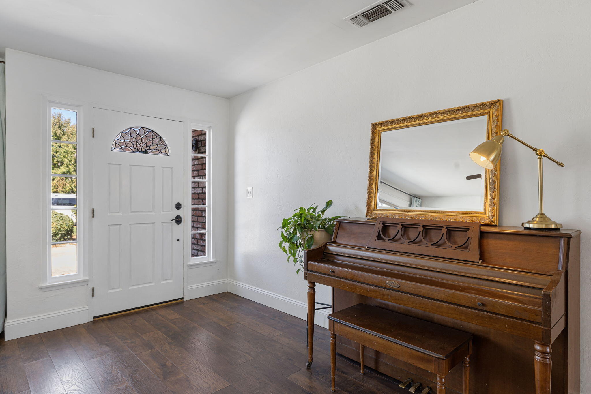 14893 Lipson Ave, Visalia, CA 93292