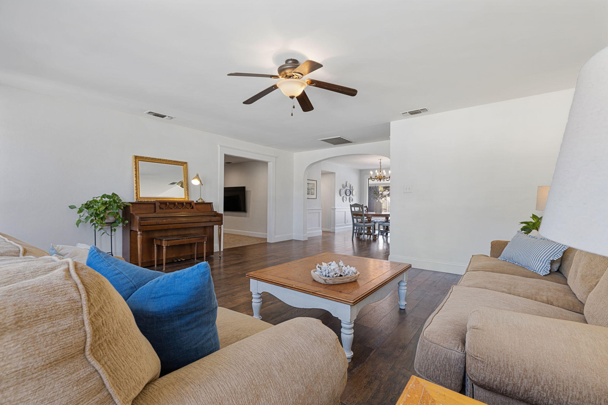 14893 Lipson Ave, Visalia, CA 93292