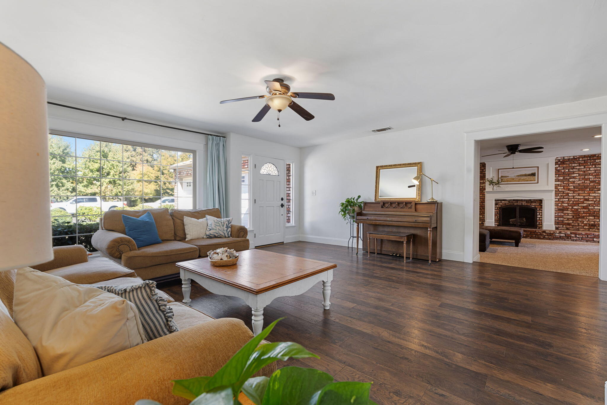 14893 Lipson Ave, Visalia, CA 93292