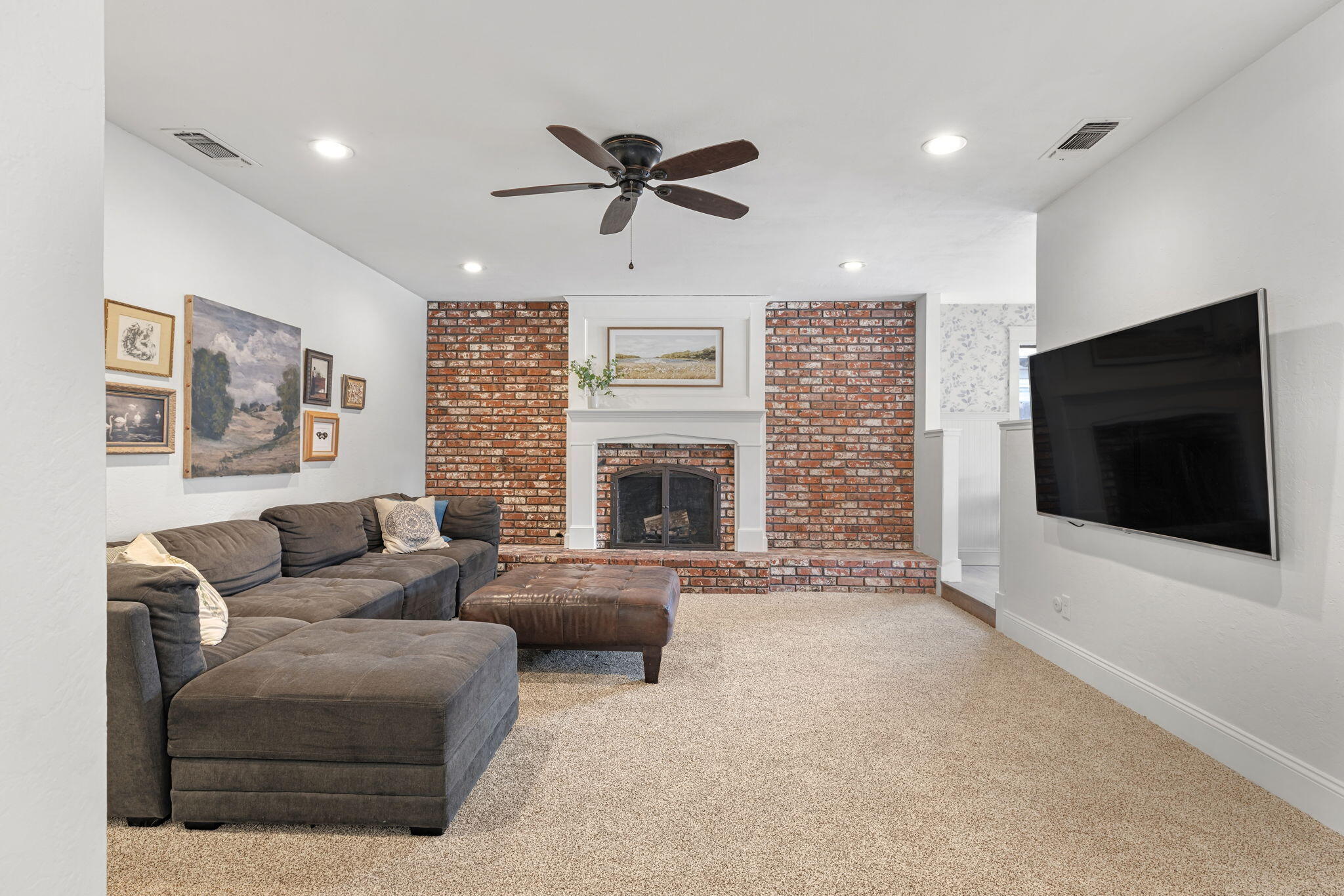 14893 Lipson Ave, Visalia, CA 93292