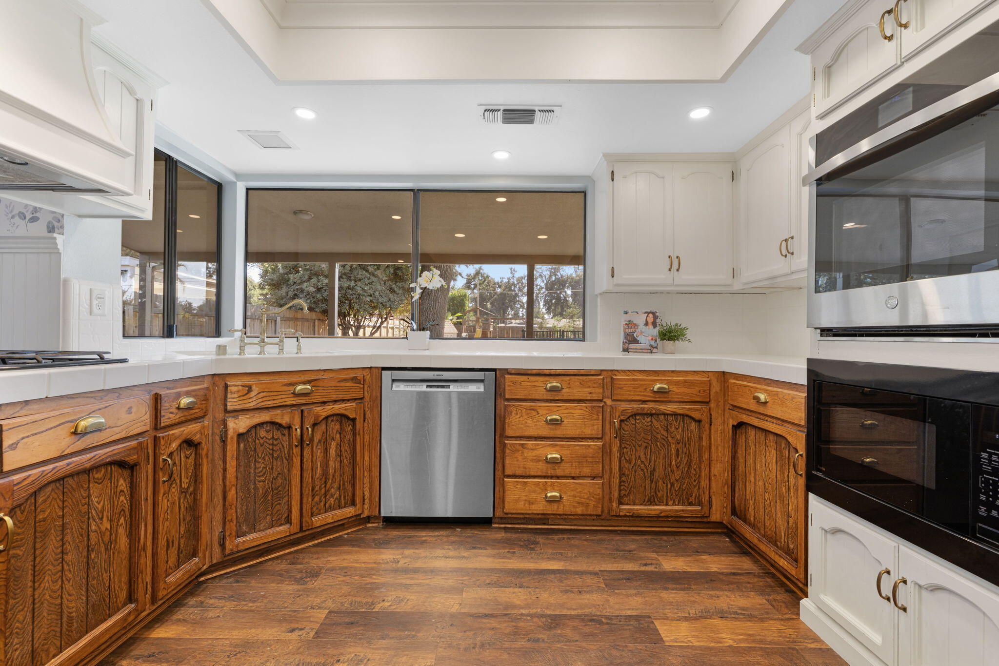 14893 Lipson Ave, Visalia, CA 93292
