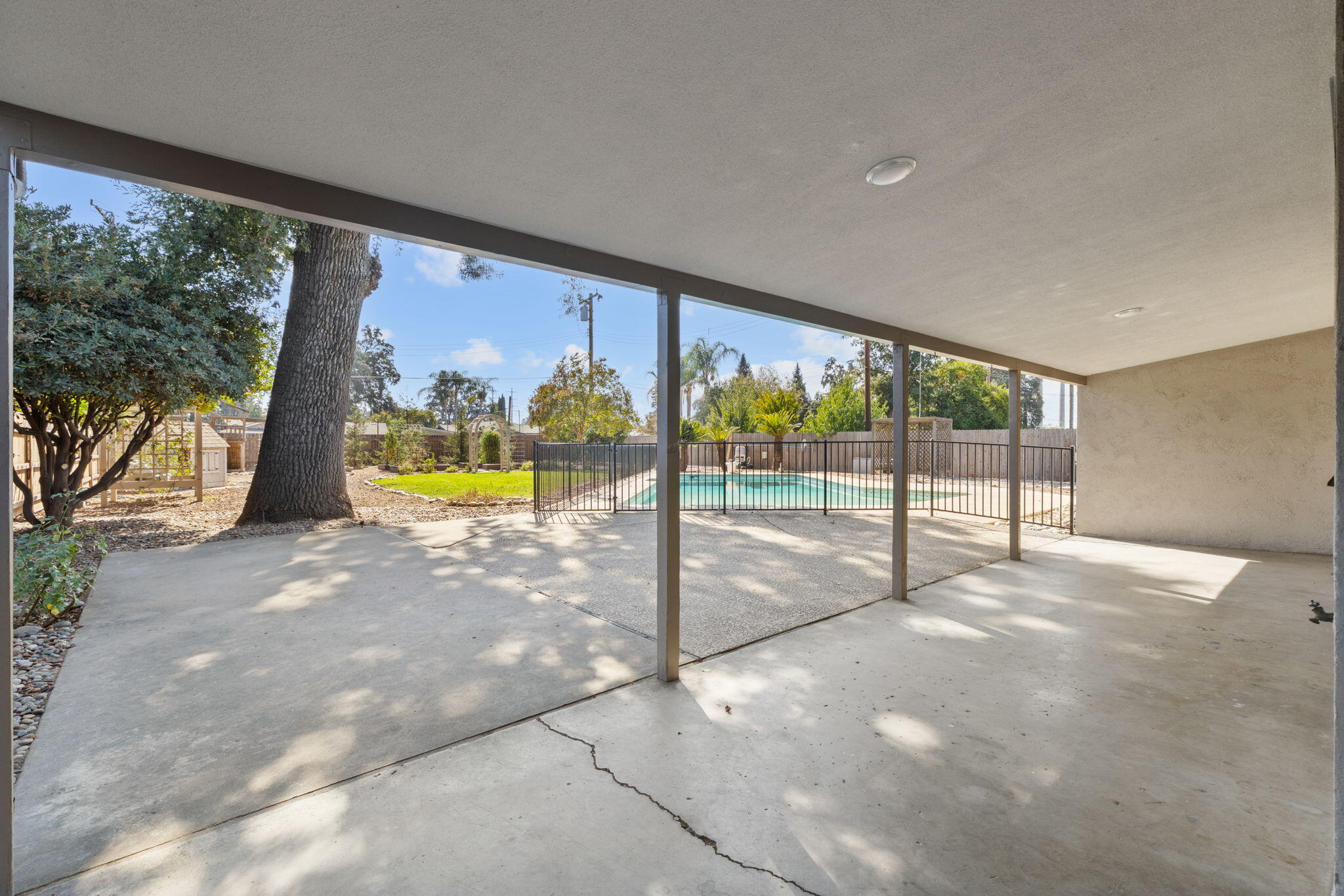 14893 Lipson Ave, Visalia, CA 93292