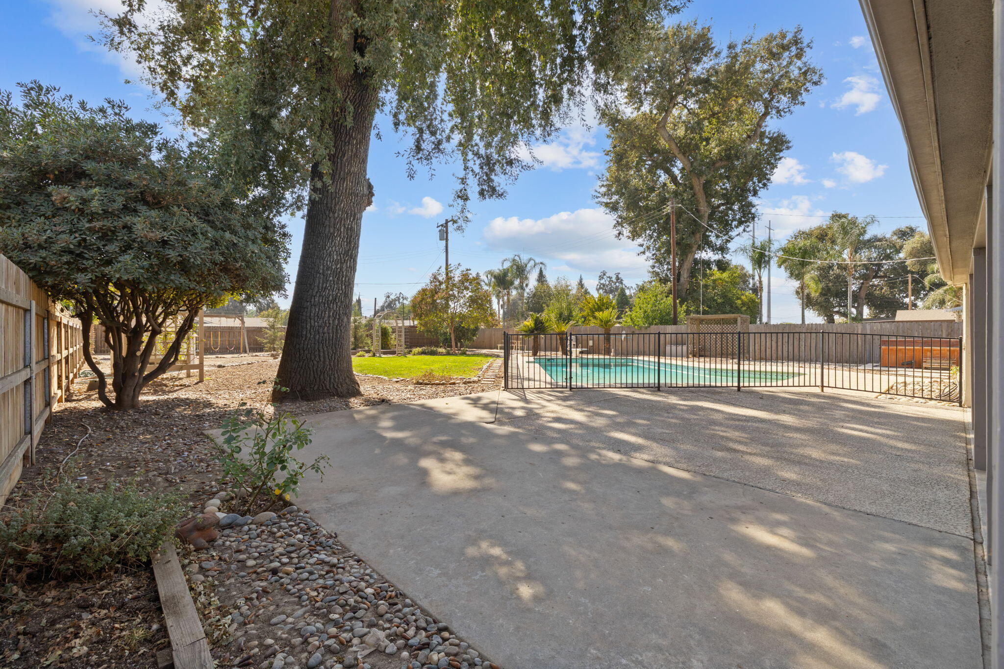 14893 Lipson Ave, Visalia, CA 93292