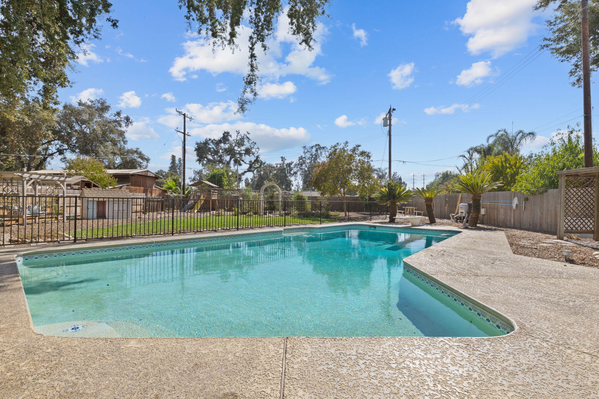 14893 Lipson Ave, Visalia, CA 93292