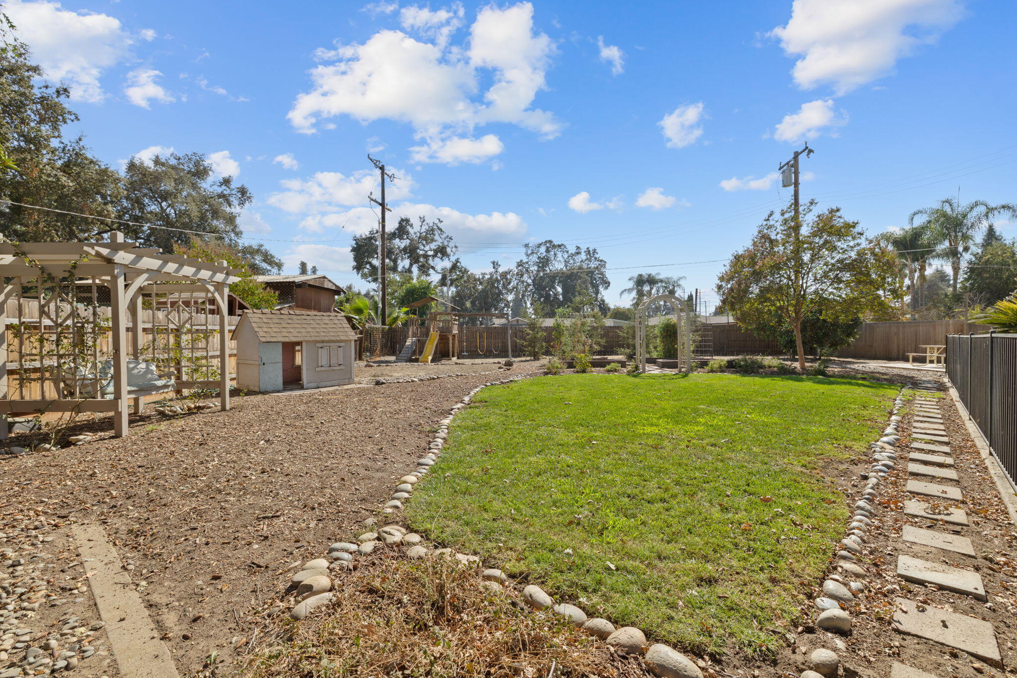 14893 Lipson Ave, Visalia, CA 93292