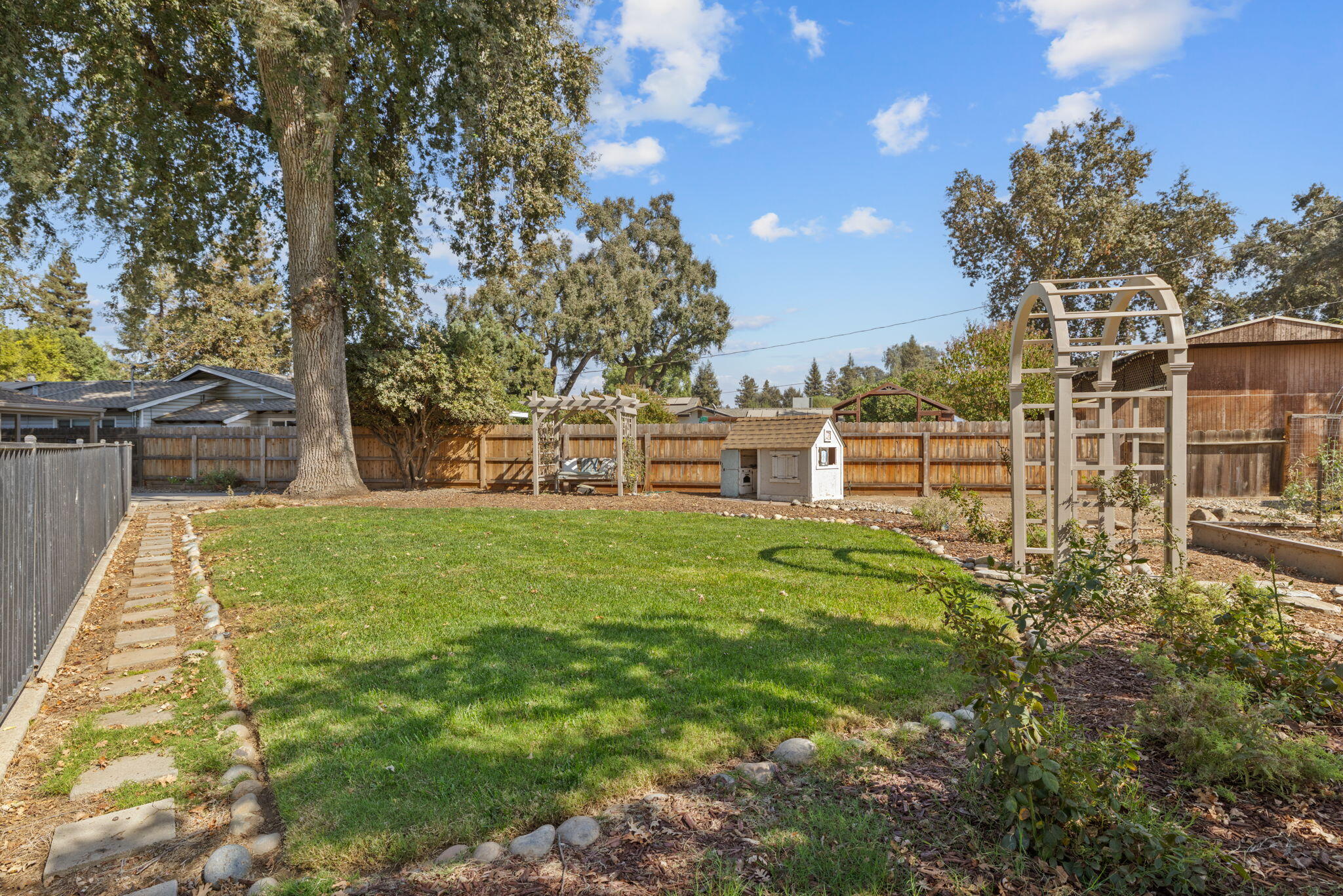 14893 Lipson Ave, Visalia, CA 93292
