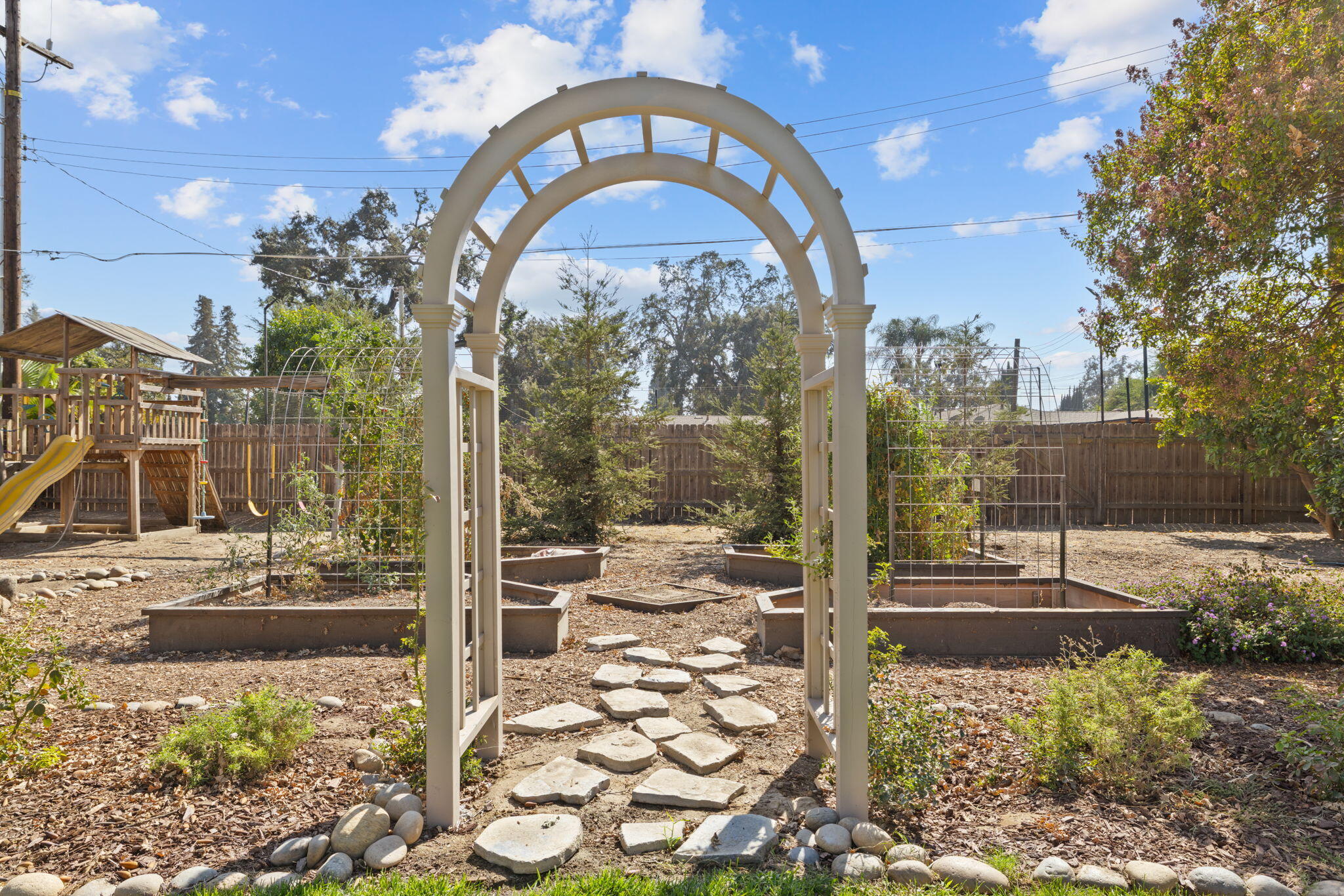 14893 Lipson Ave, Visalia, CA 93292