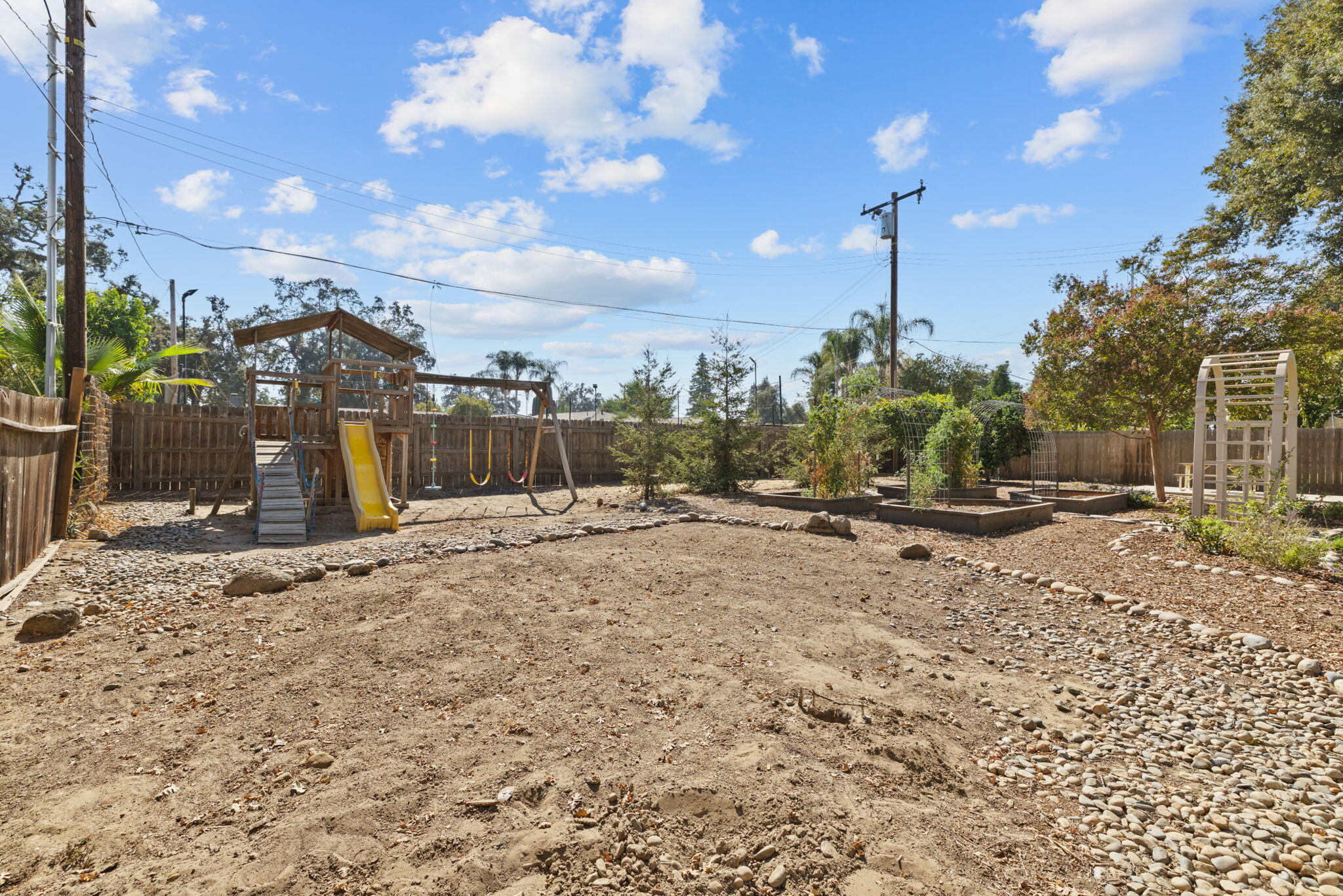 14893 Lipson Ave, Visalia, CA 93292