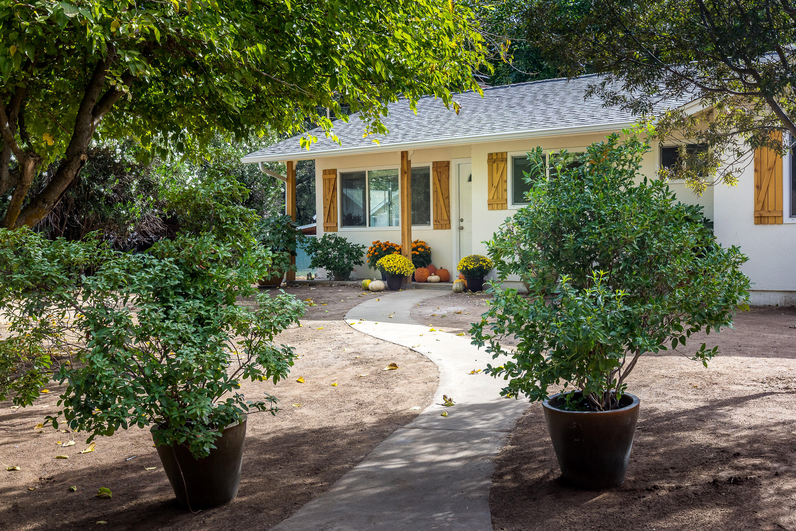 40724 Crystal Dr, Three Rivers, CA 93271