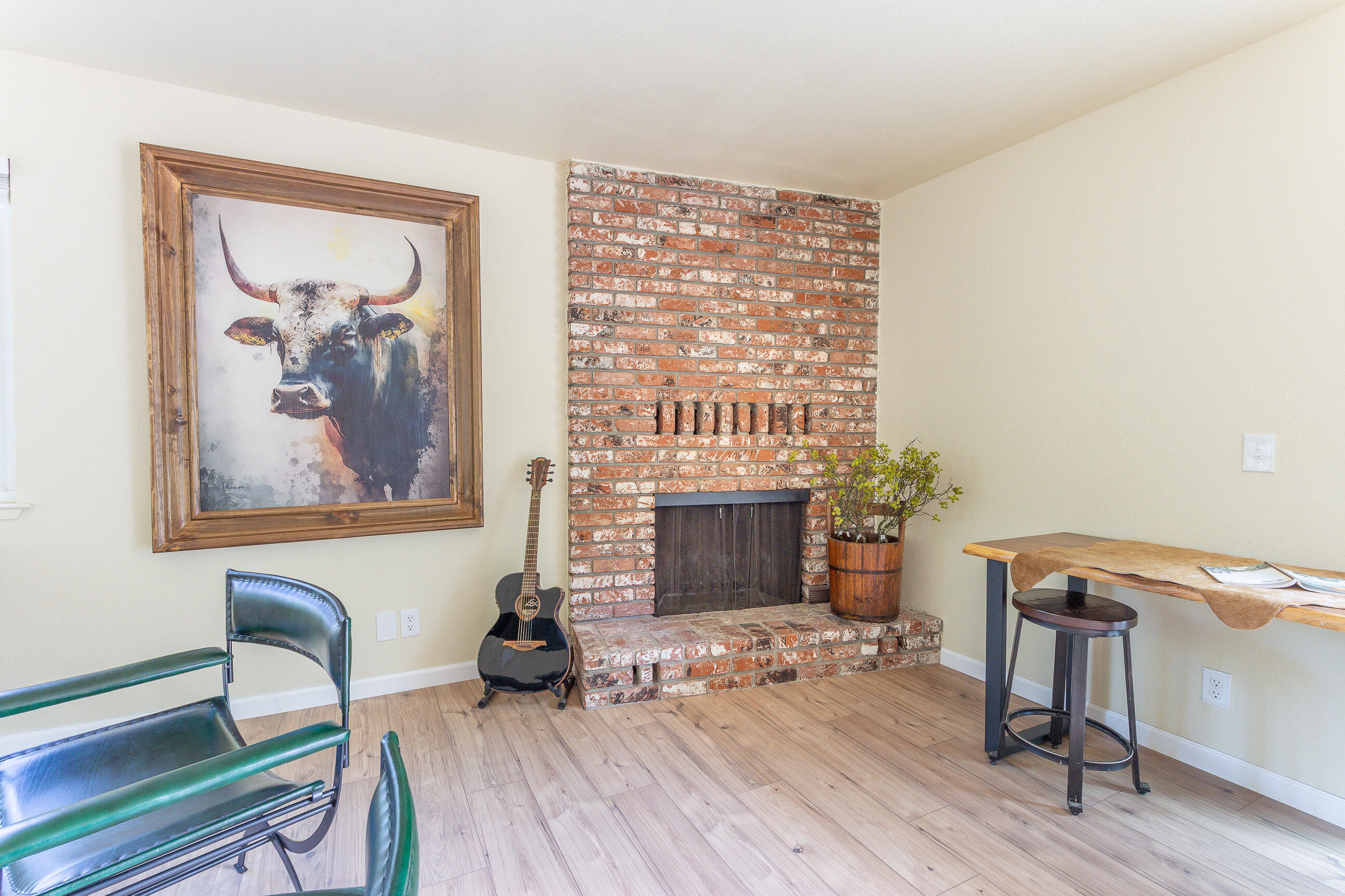 40724 Crystal Dr, Three Rivers, CA 93271