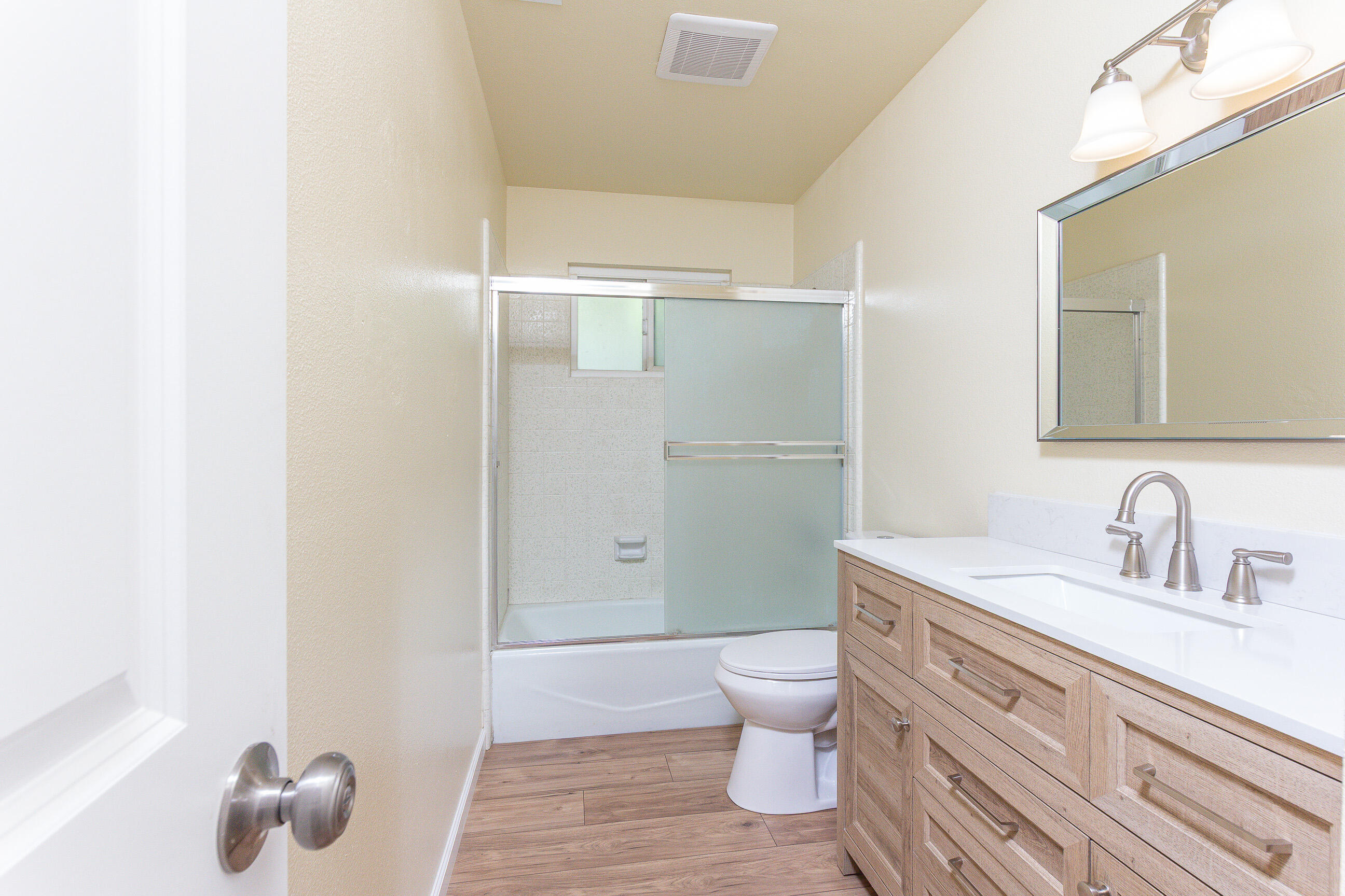 40724 Crystal Dr, Three Rivers, CA 93271