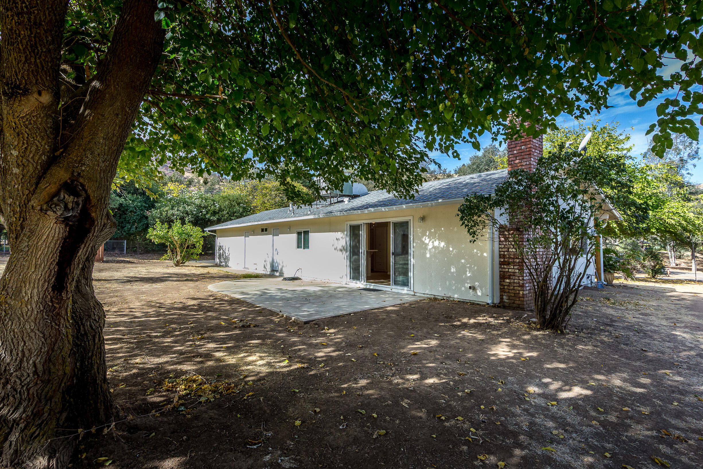 40724 Crystal Dr, Three Rivers, CA 93271