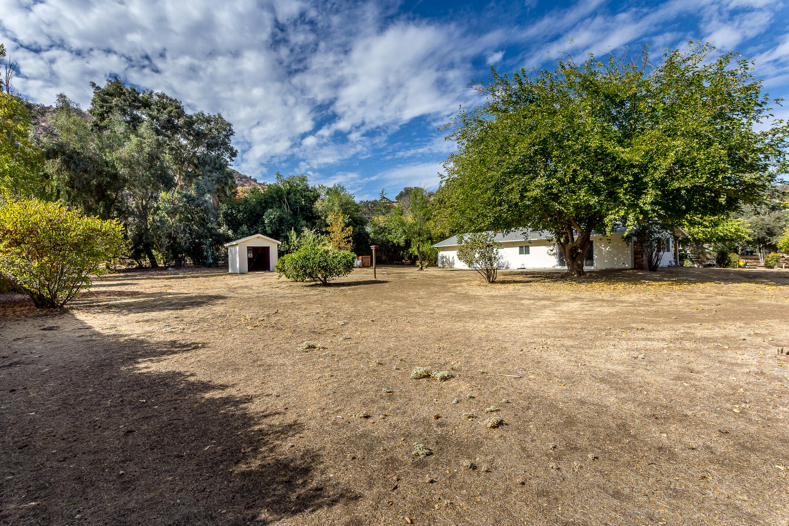 40724 Crystal Dr, Three Rivers, CA 93271