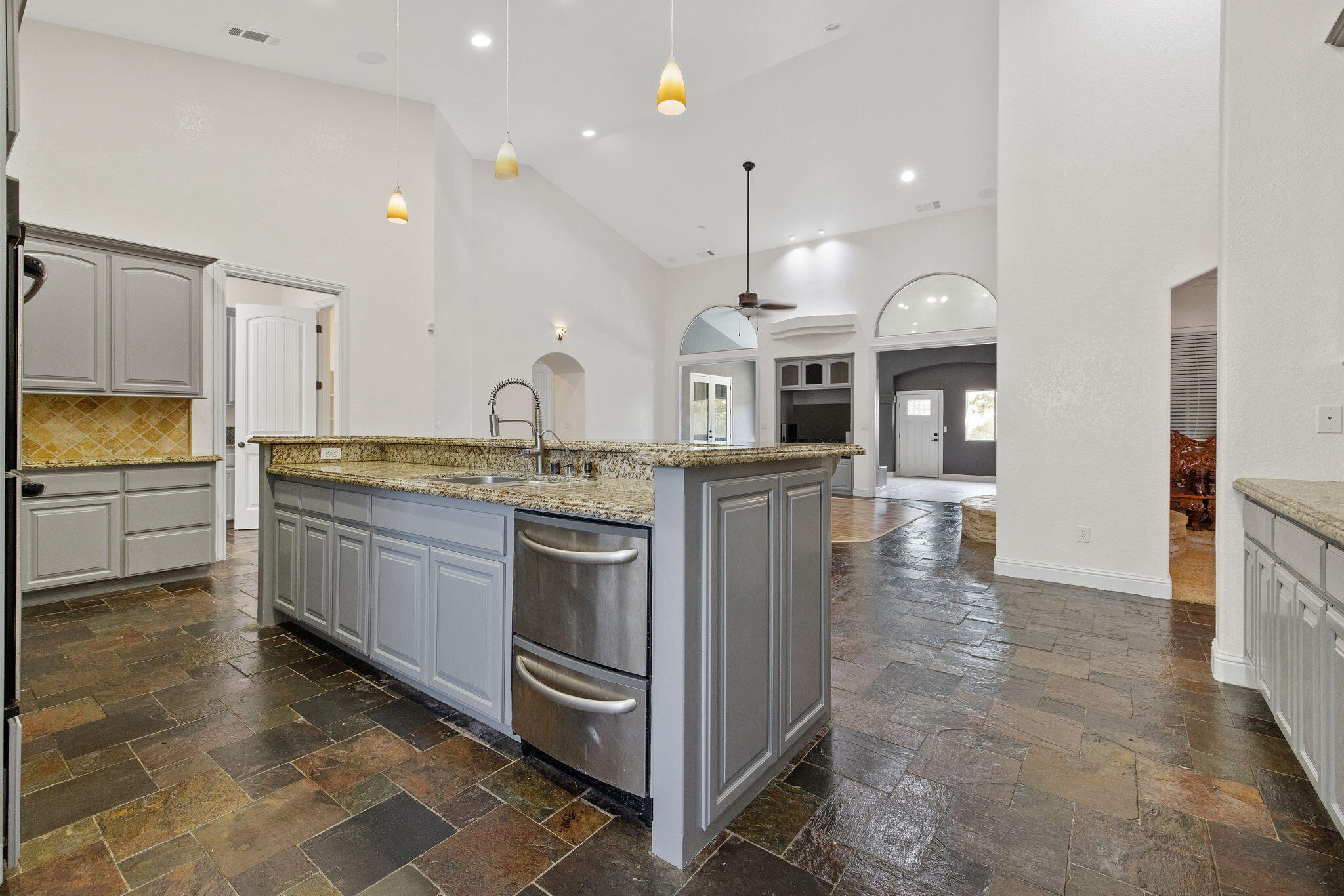 17616 Meagan Ct, Springville, CA 93265