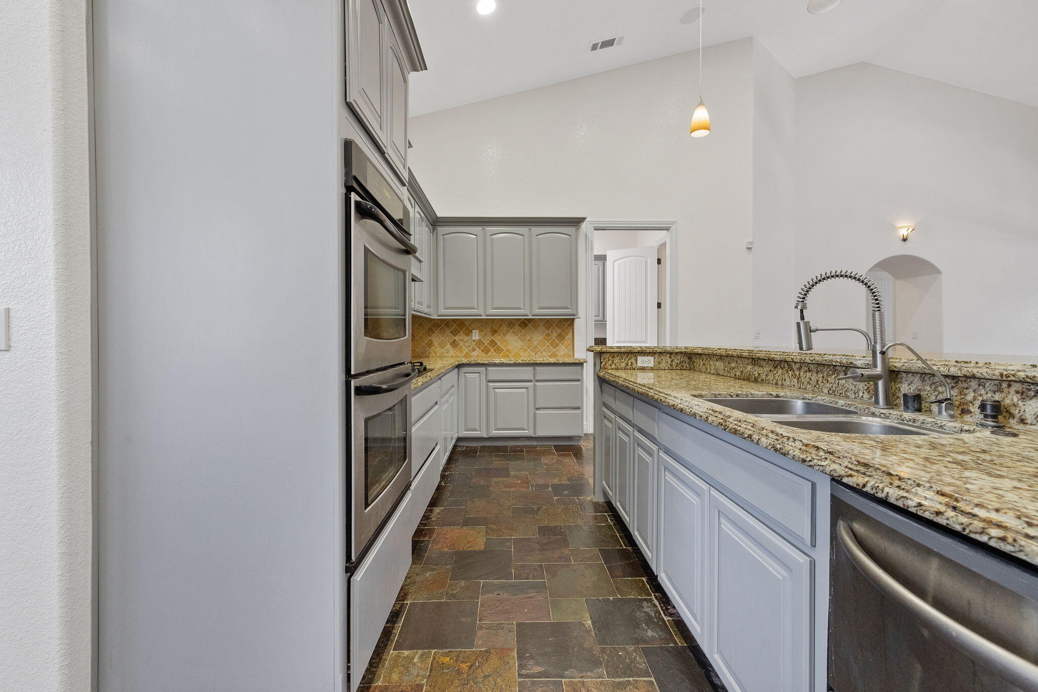 17616 Meagan Ct, Springville, CA 93265