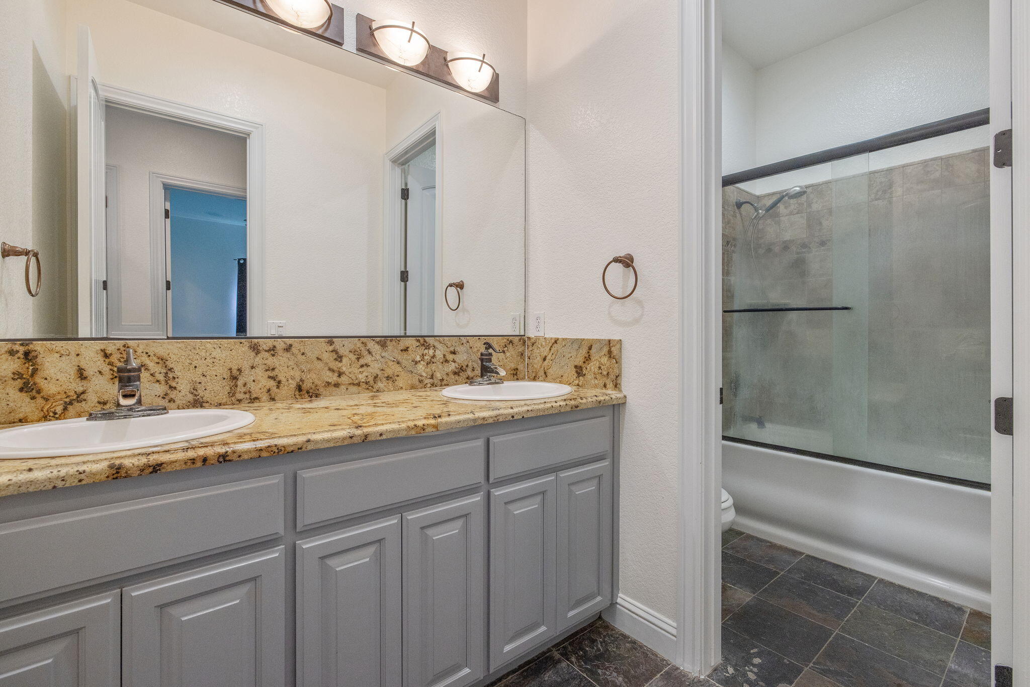 17616 Meagan Ct, Springville, CA 93265