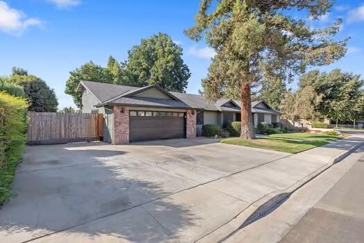 1987 W Orange Ave, Porterville, CA 93257