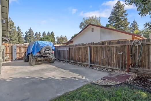 1987 W Orange Ave, Porterville, CA 93257