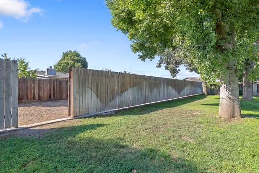 1987 W Orange Ave, Porterville, CA 93257