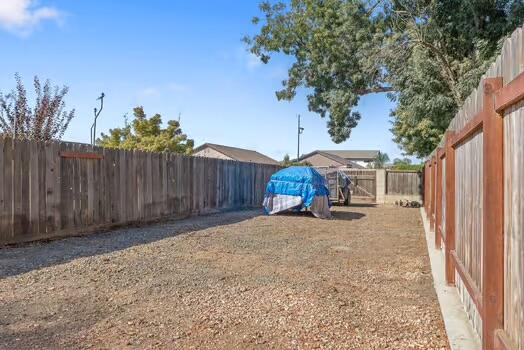1987 W Orange Ave, Porterville, CA 93257