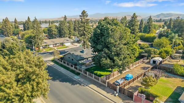 1987 W Orange Ave, Porterville, CA 93257