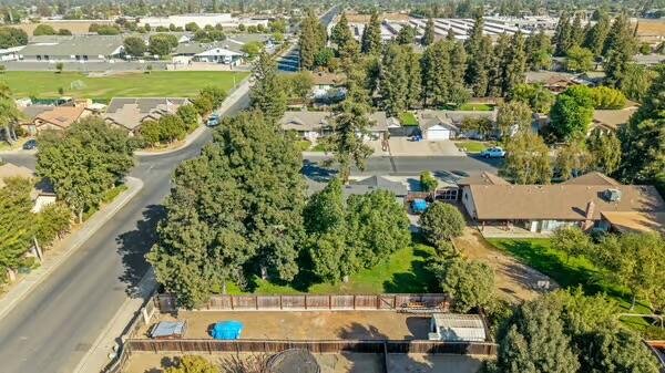 1987 W Orange Ave, Porterville, CA 93257